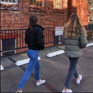 Meet your Posher, Lily